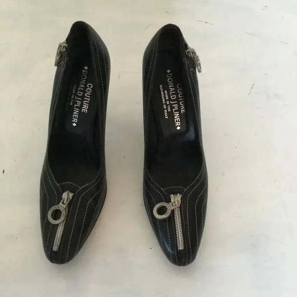 Couture Donald J Pliner Della Black  Leather Zippered Heel SZ  7.5 M - Picture 7 of 14